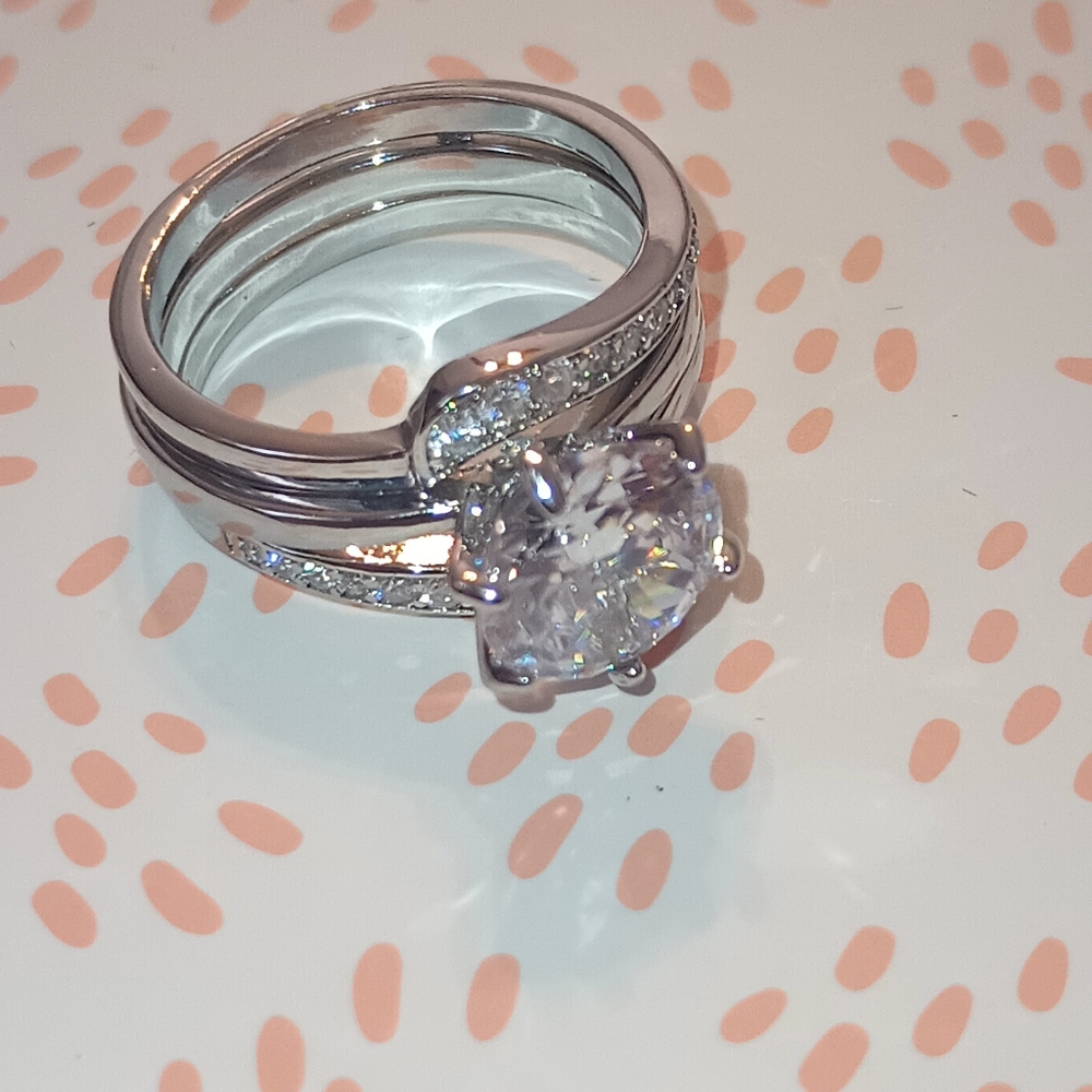 2pc.Set Halo Diamond Ring - Picture 17 of 17